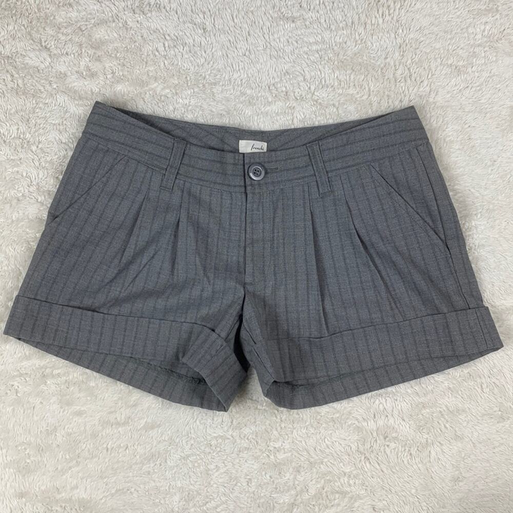 Frenchi Y2K Vintage Pleated Gray Pinstripe Dressy Shorts Low Waisted Size 5